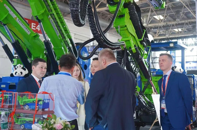 1761895899196094281.jpg 2.jpg