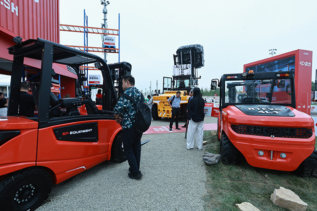 1761897060634051337.jpg 3.jpg