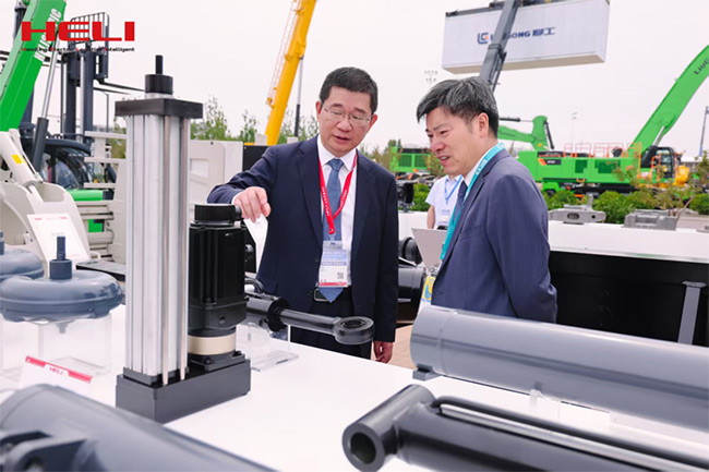 1761898195164062996.jpg 4.jpg