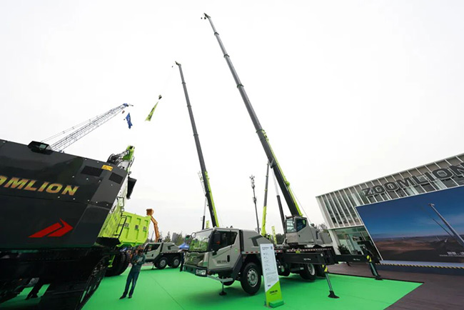 1761898376295050175.jpg 5.jpg