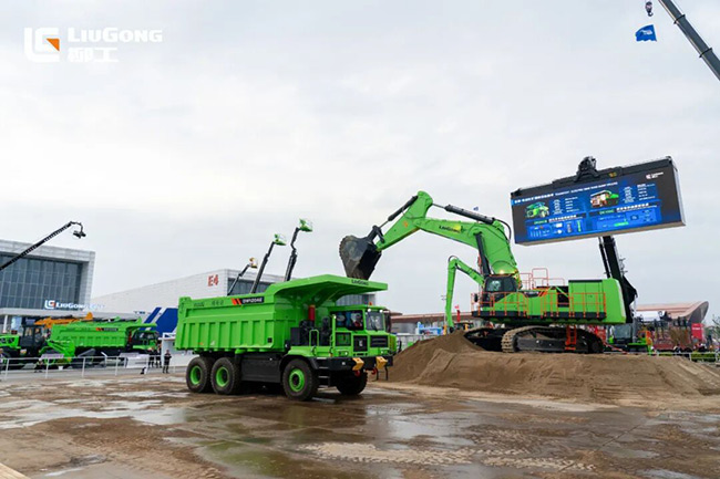 1761898673371078541.jpg 2.jpg